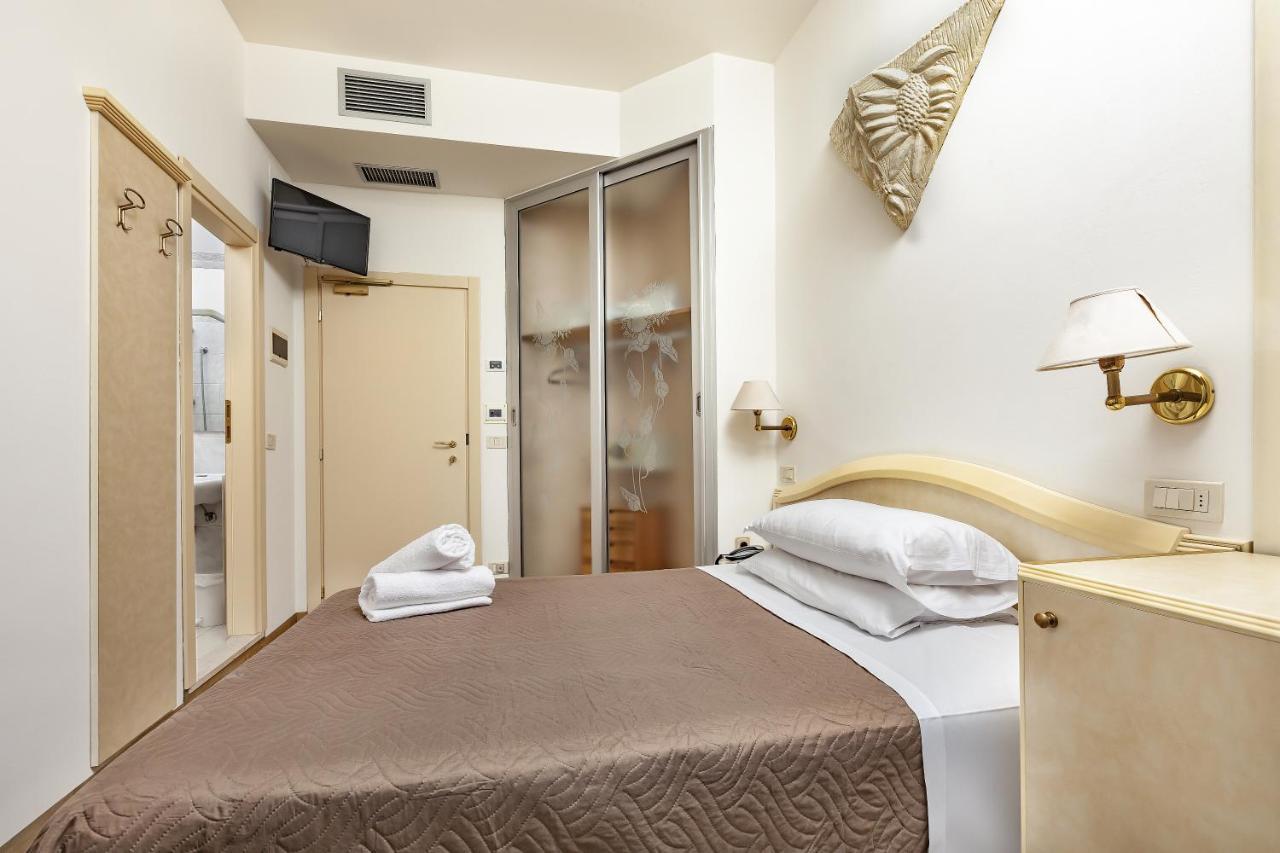 Ariminum Hotel ريميني المظهر الخارجي الصورة